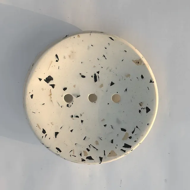 Seifenschale aus Gießporzellan in Terrazzo-Optik